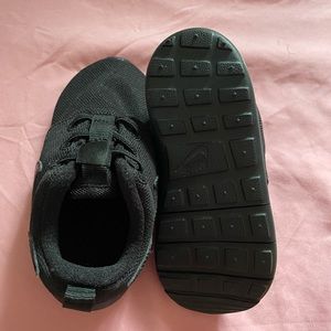 Nike Roshe One size 8T